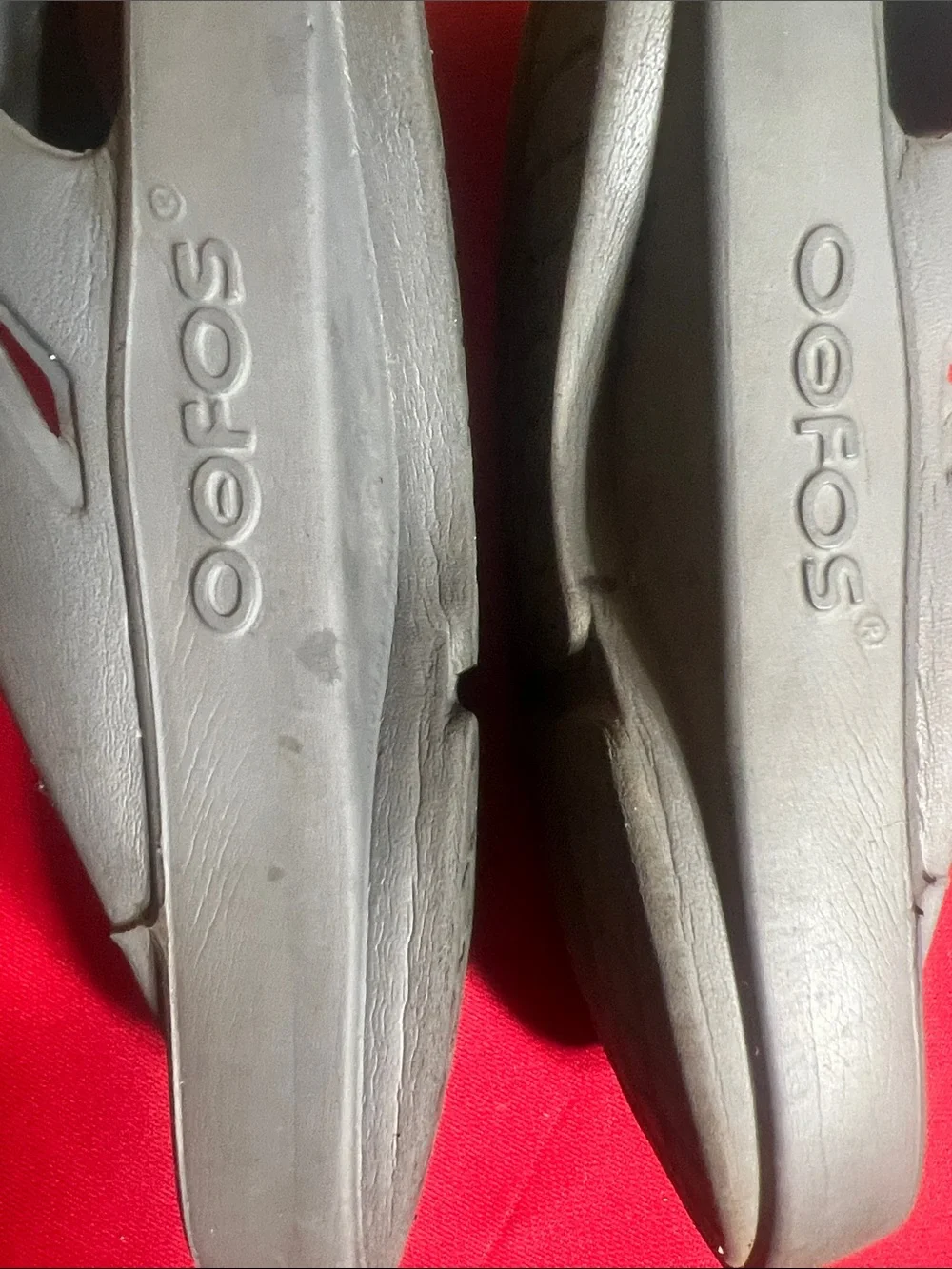 OOFOS Gray Men's Flip-Flop Sandals